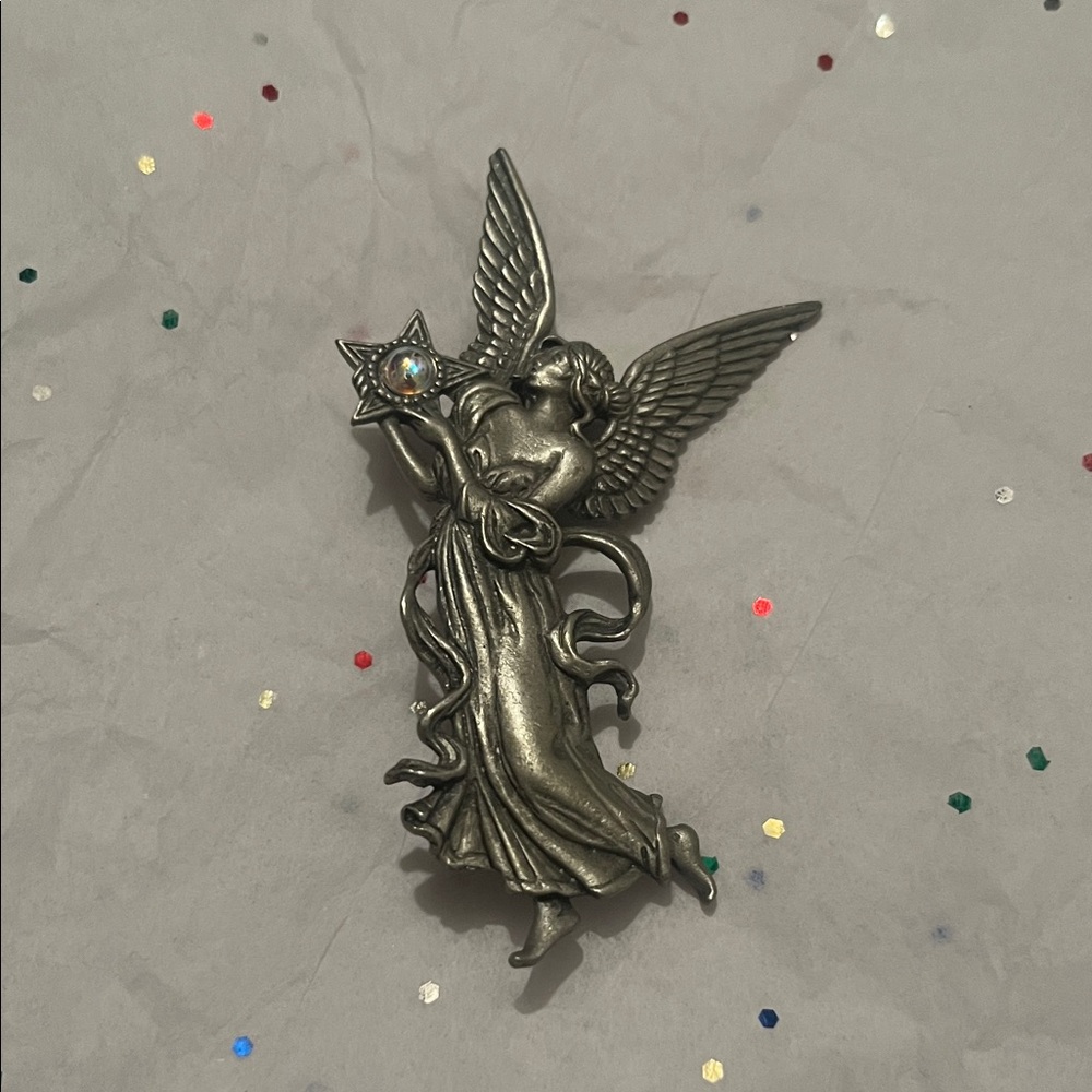 ELEGANT JJ Silver Angel Brooch with Star